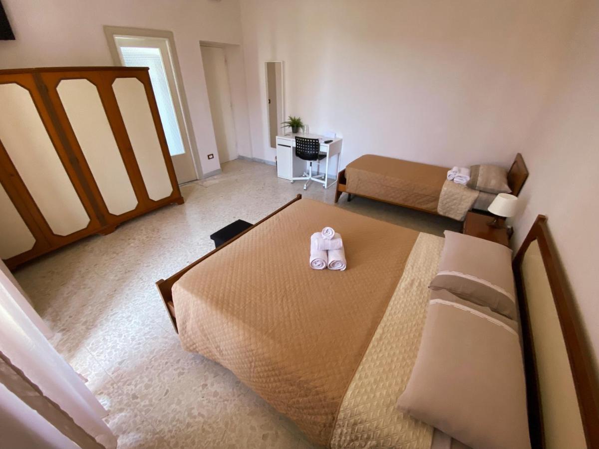Bed and Breakfast Happy Days Террачина Экстерьер фото